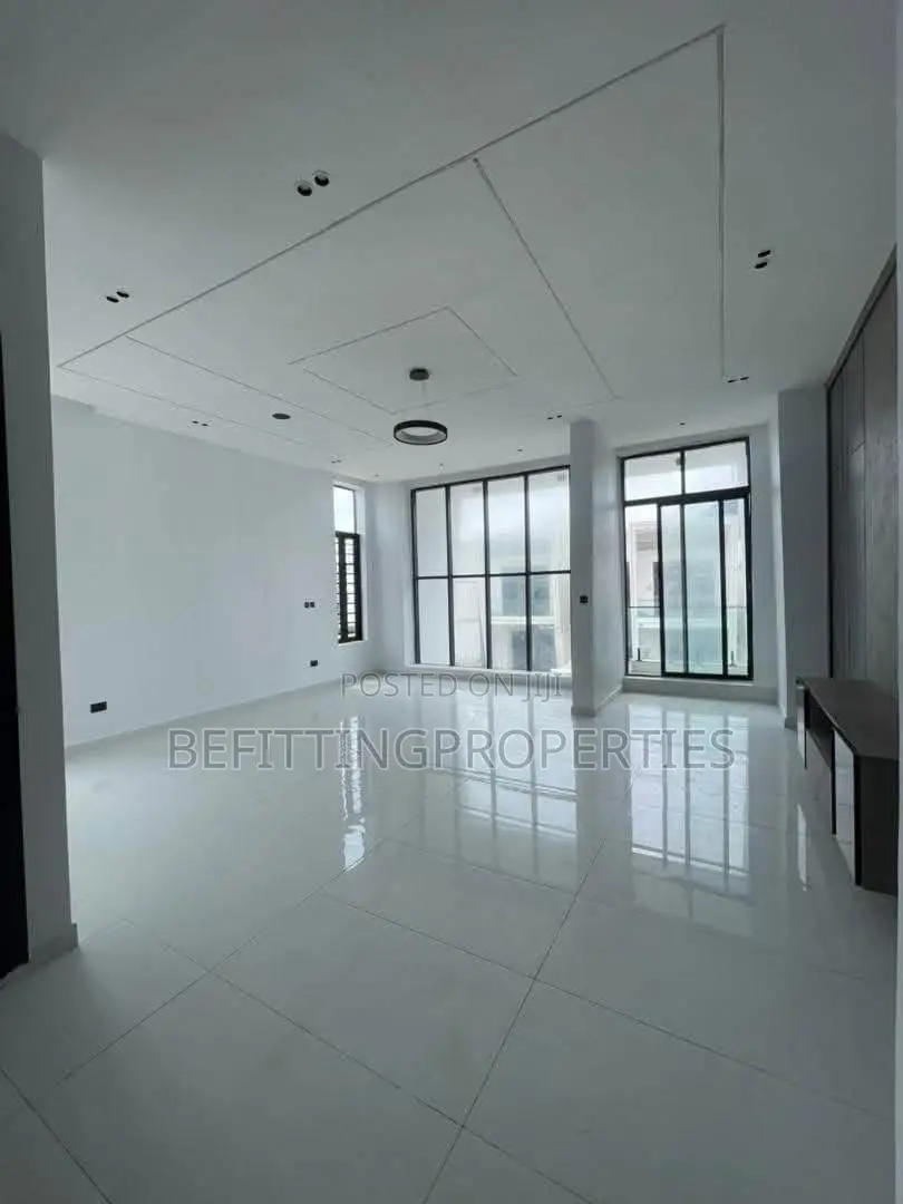 4bdrm Duplex in Lekki for sale