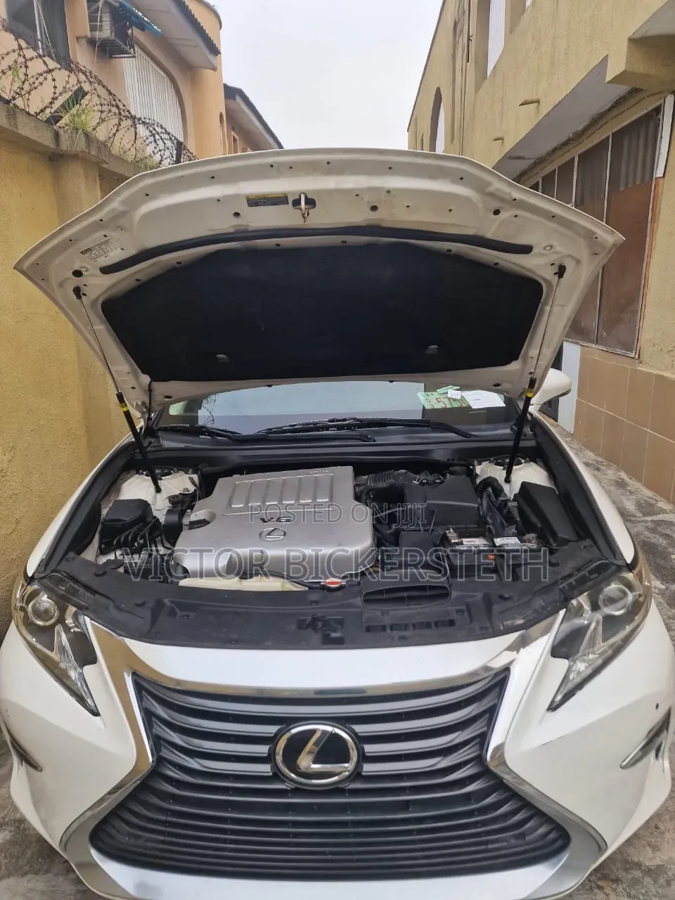 Lexus ES 350 FWD 2016 White