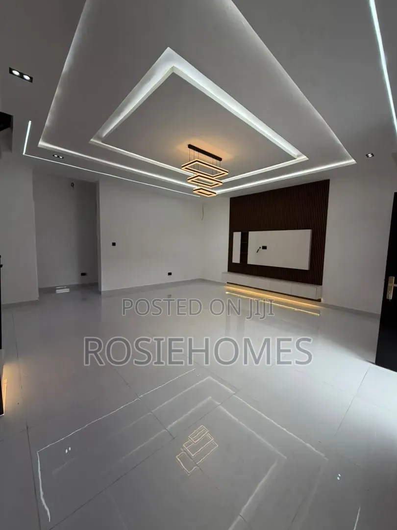 4bdrm Duplex in Sangotedo for rent