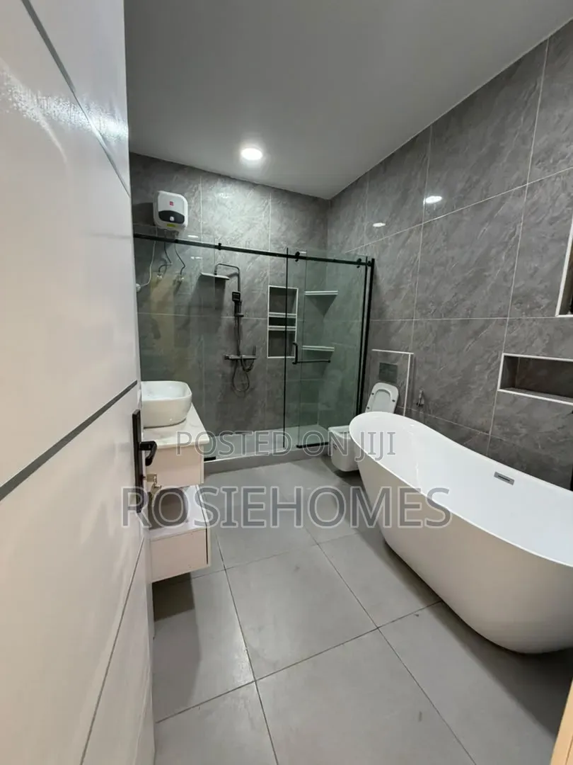4bdrm Duplex in Sangotedo for rent