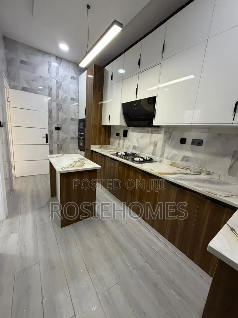 4bdrm Duplex in Sangotedo for rent