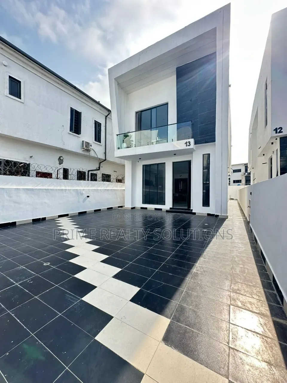 Furnished 5bdrm Duplex in Lekki Phase 1 for sale