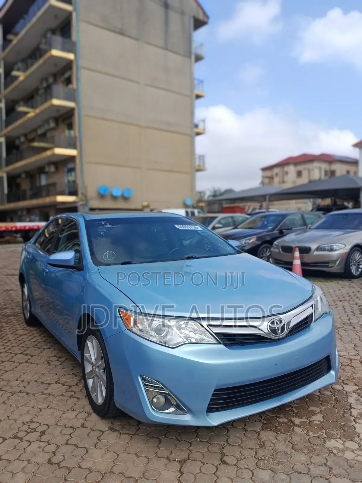 Toyota Camry XLE V6 4dr Sedan (3.5L 6cyl 6A) 2013 Blue