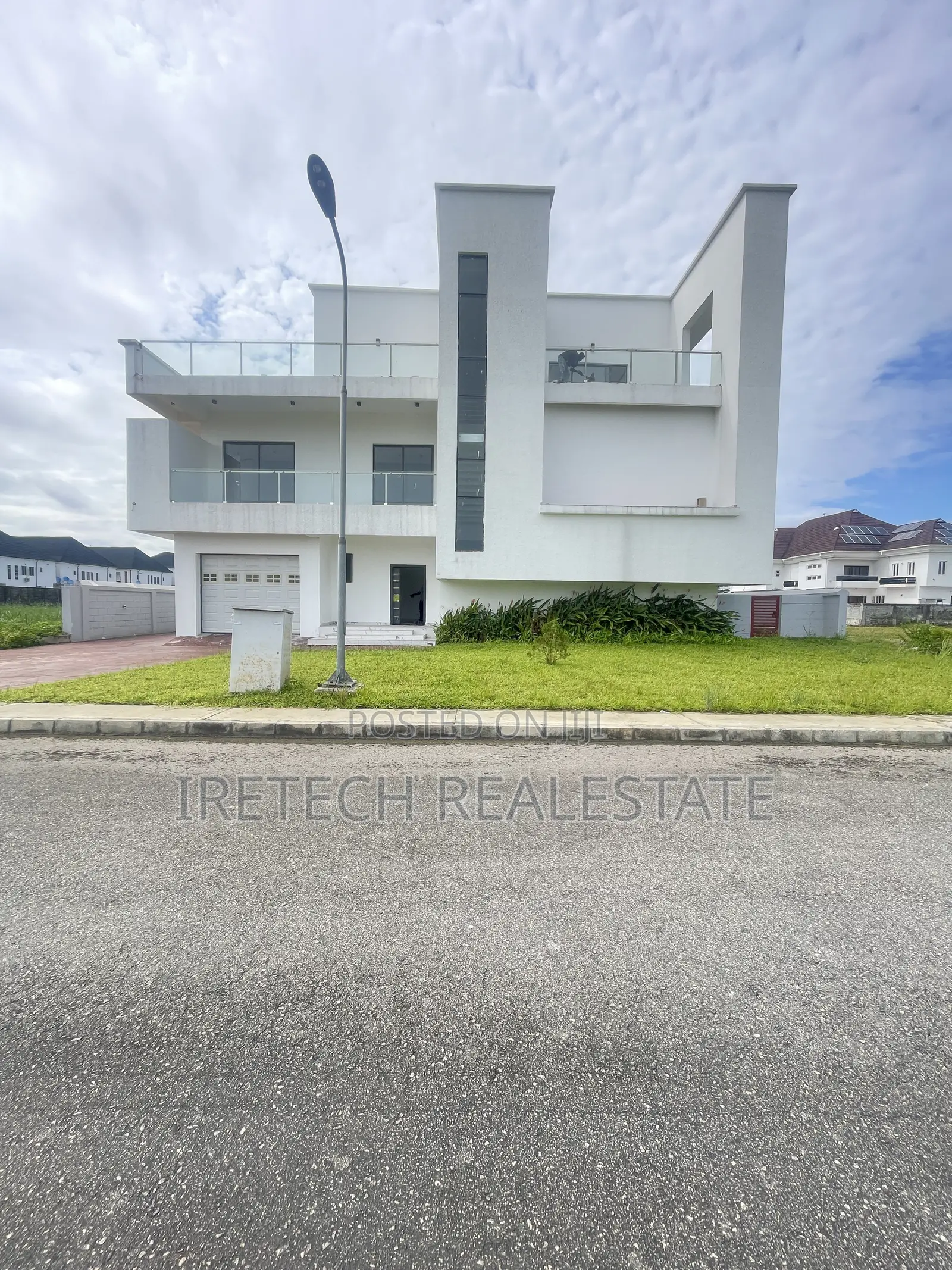 4bdrm Duplex in Vgc Environment, Ikota for sale