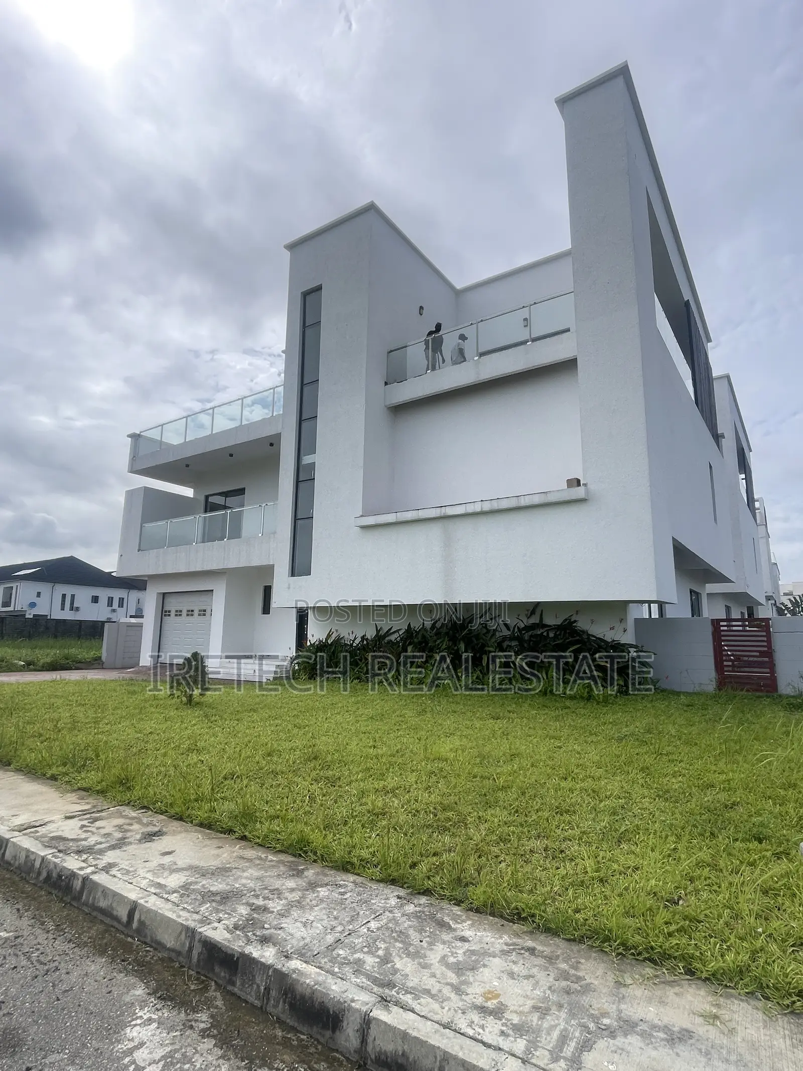 4bdrm Duplex in Vgc Environment, Ikota for sale