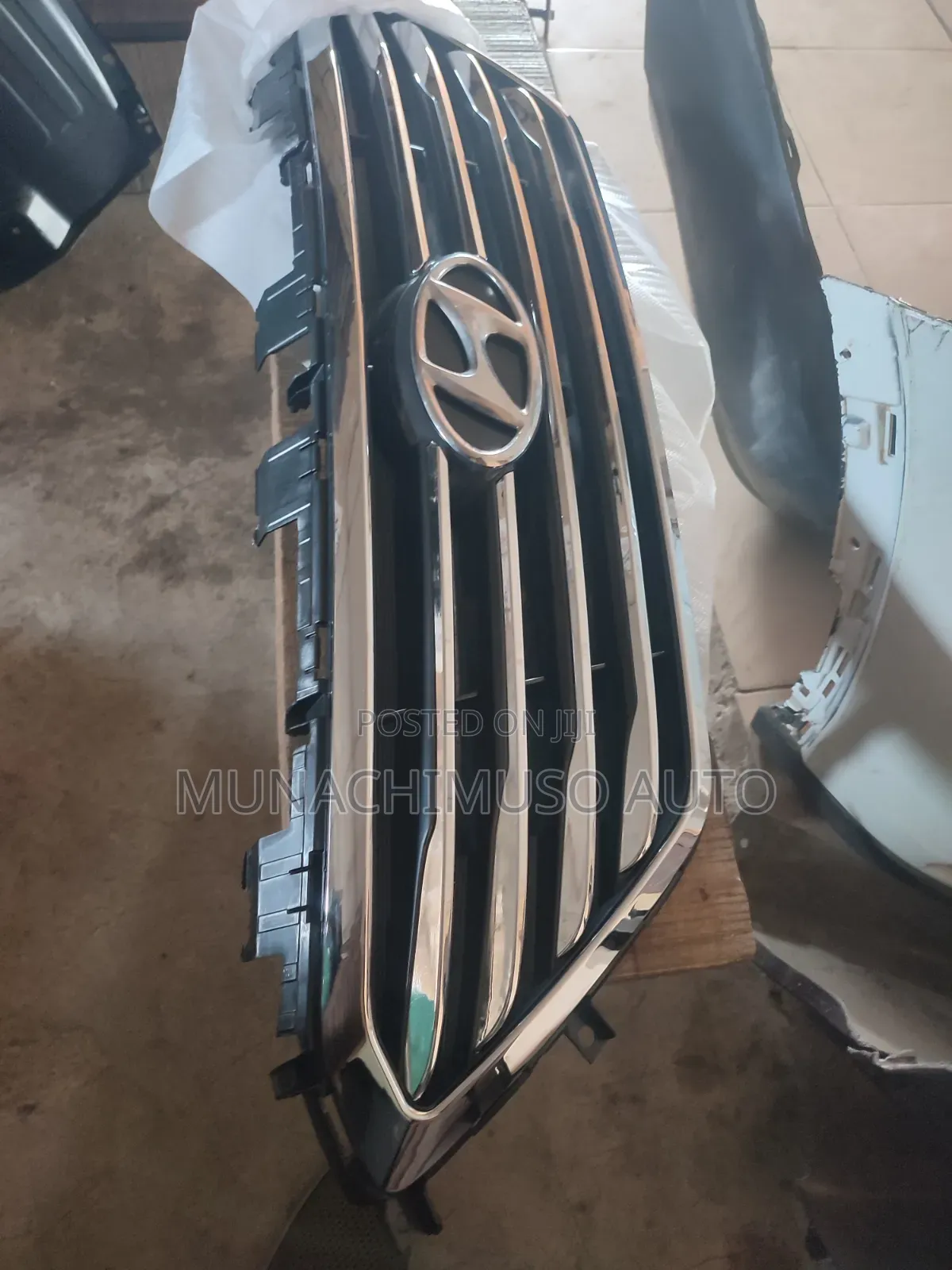 Front Grill With Logo Hyundai Sonata 2015/17