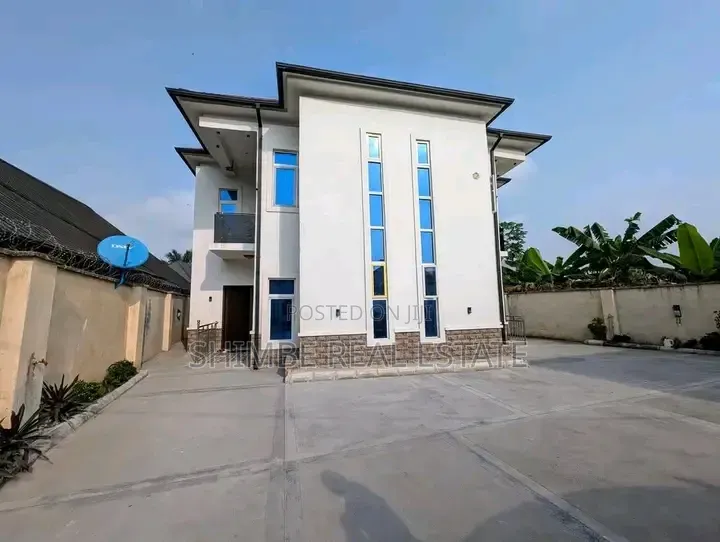 3bdrm Duplex in Cat Street, Uyo for sale