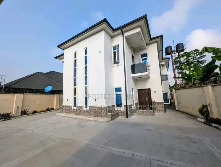 3bdrm Duplex in Cat Street, Uyo for sale