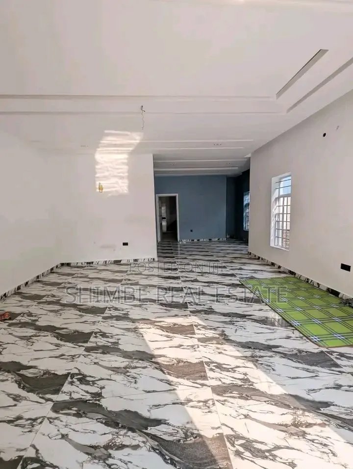 3bdrm Duplex in Cat Street, Uyo for sale