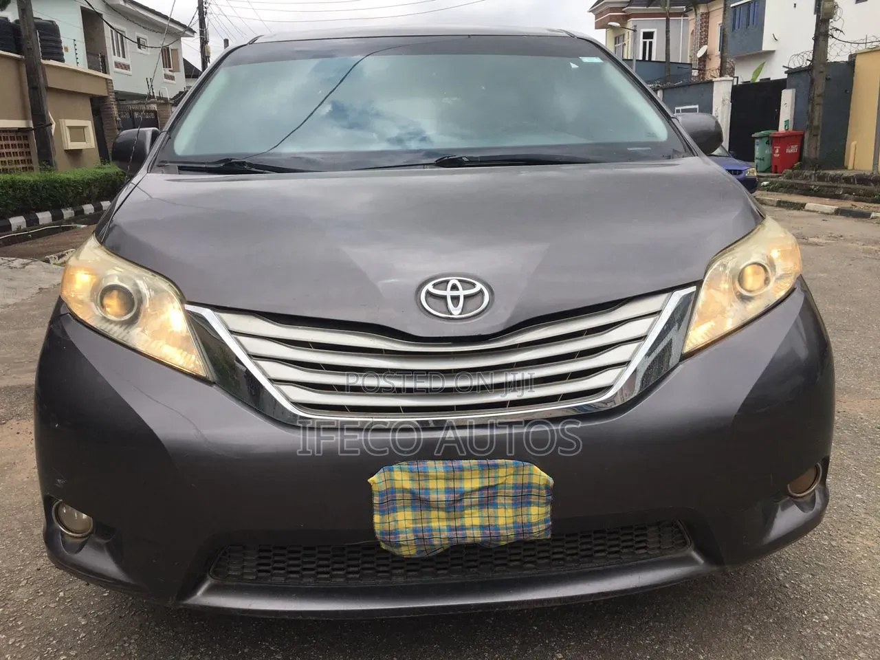 Toyota Sienna XLE 7 Passenger 2010 Gray