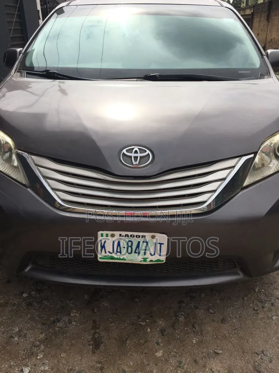 Toyota Sienna XLE 7 Passenger 2010 Gray