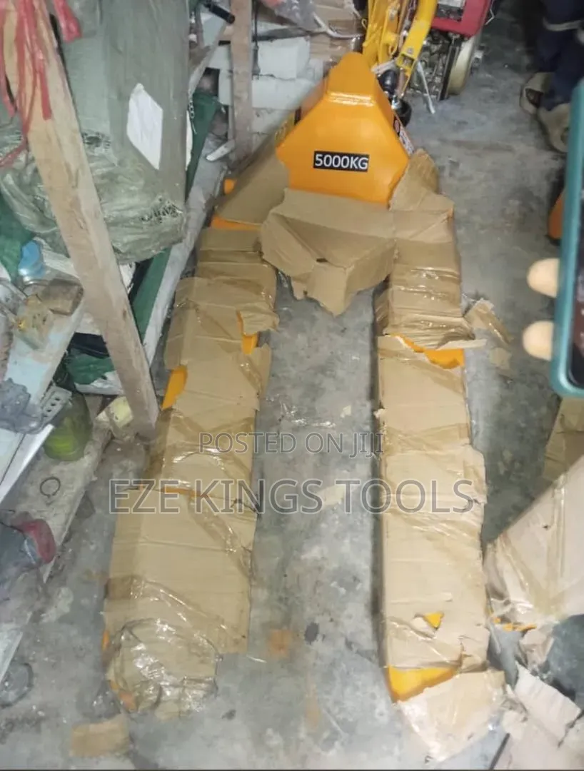 Heavy-Duty Yellow 5000kg (5-Ton) Hydraulic Hand Pallet Truck,