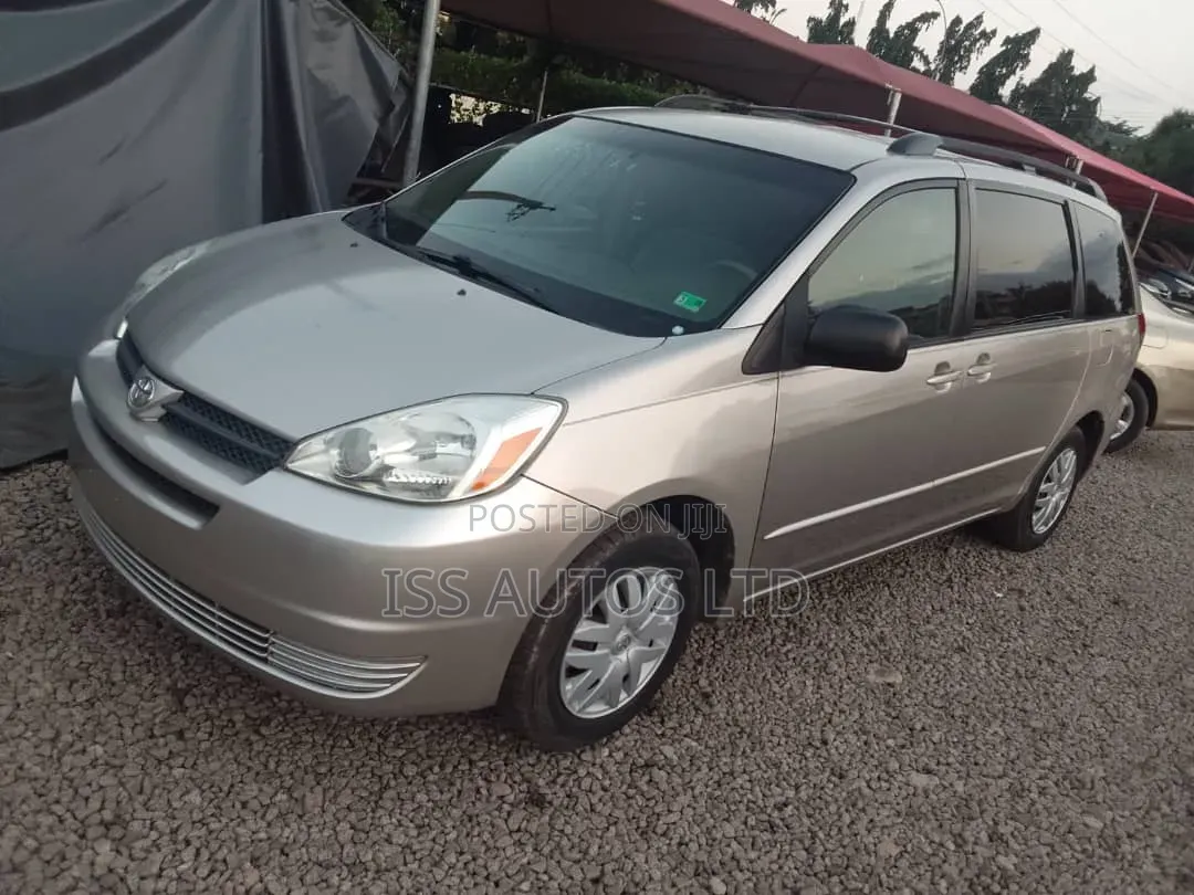 Toyota Sienna 2005 Silver