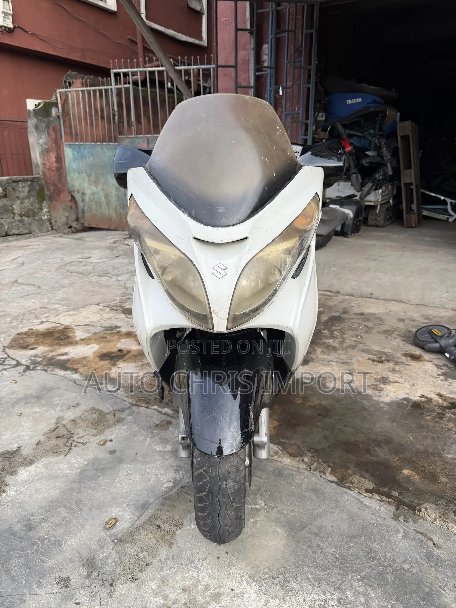 Suzuki Burgman 2016 White