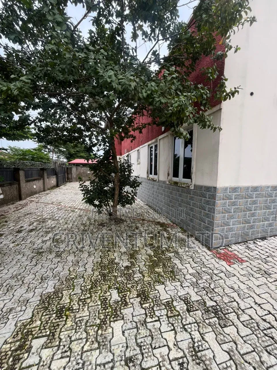 3bdrm Bungalow in Galadimawa for sale