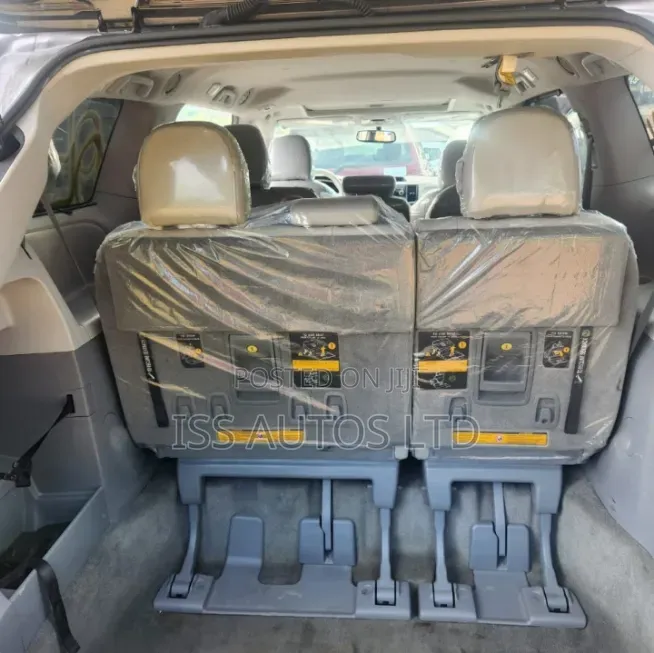 Toyota Sienna 2013 Gray