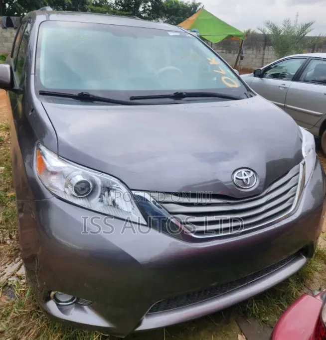 Toyota Sienna 2013 Gray