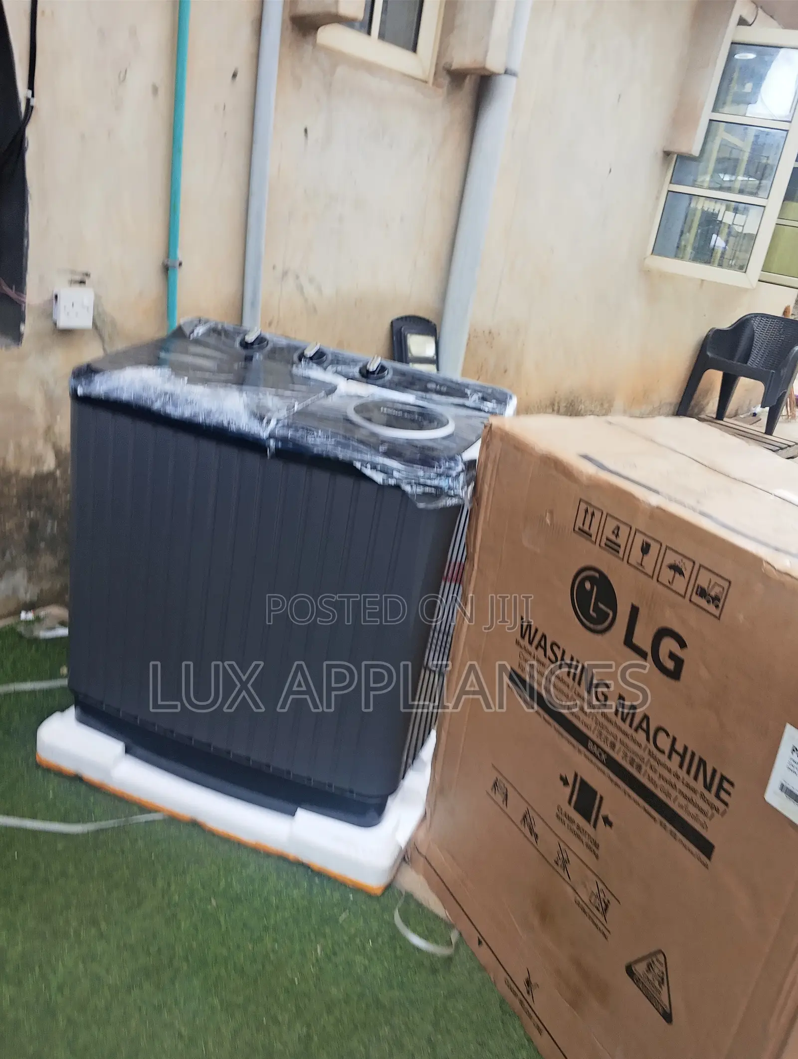 LG P800R3AGNC 8kg Twin Tub Washer and Spin Dryer