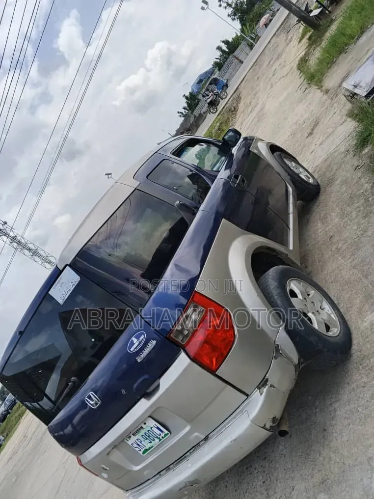 Honda Element 2004 Blue