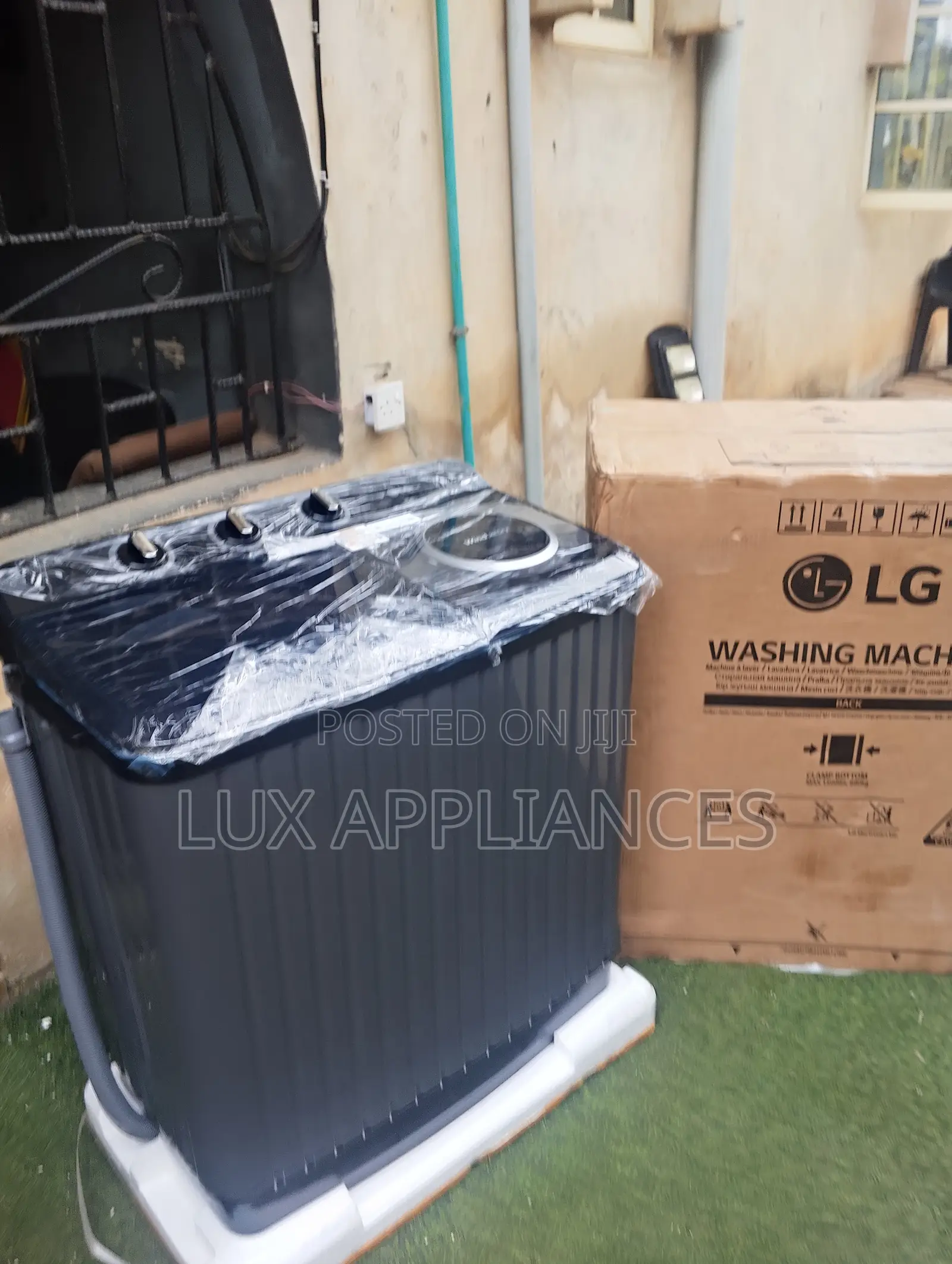 LG 8kg Twin Tub Semi Automatic Washer for Family Laundry