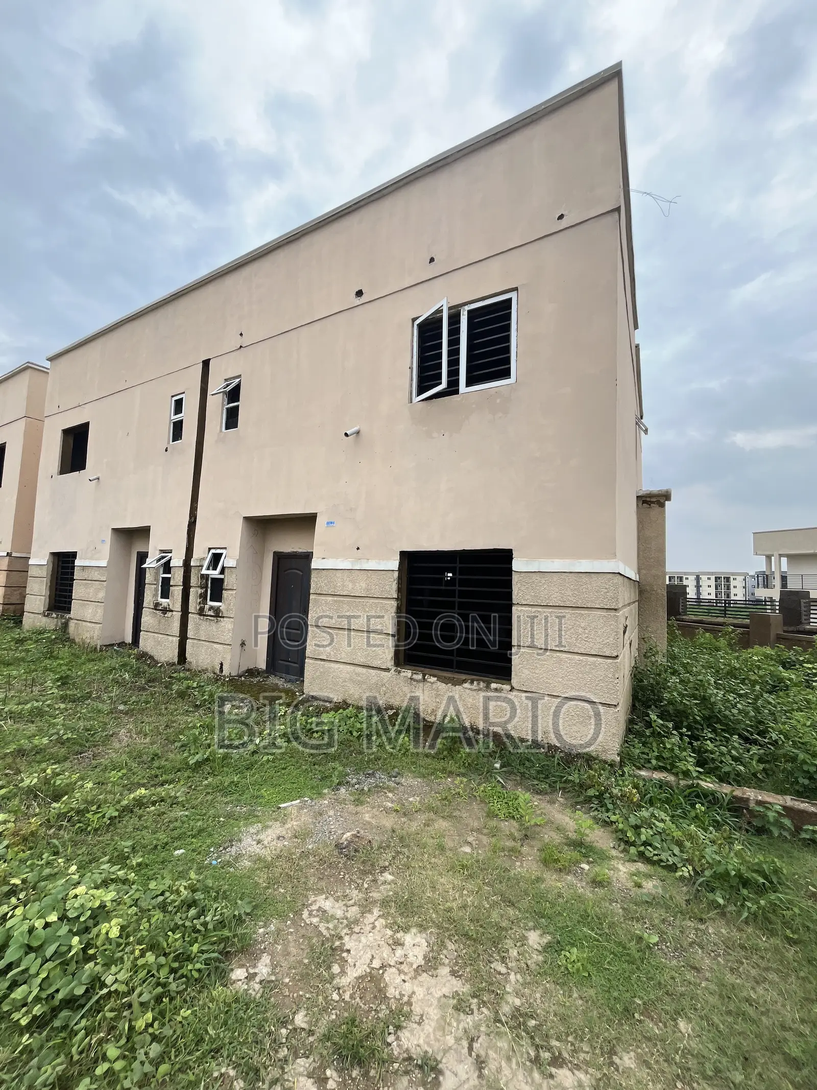 4bdrm Duplex in Brains And Hammers, Life Camp for sale