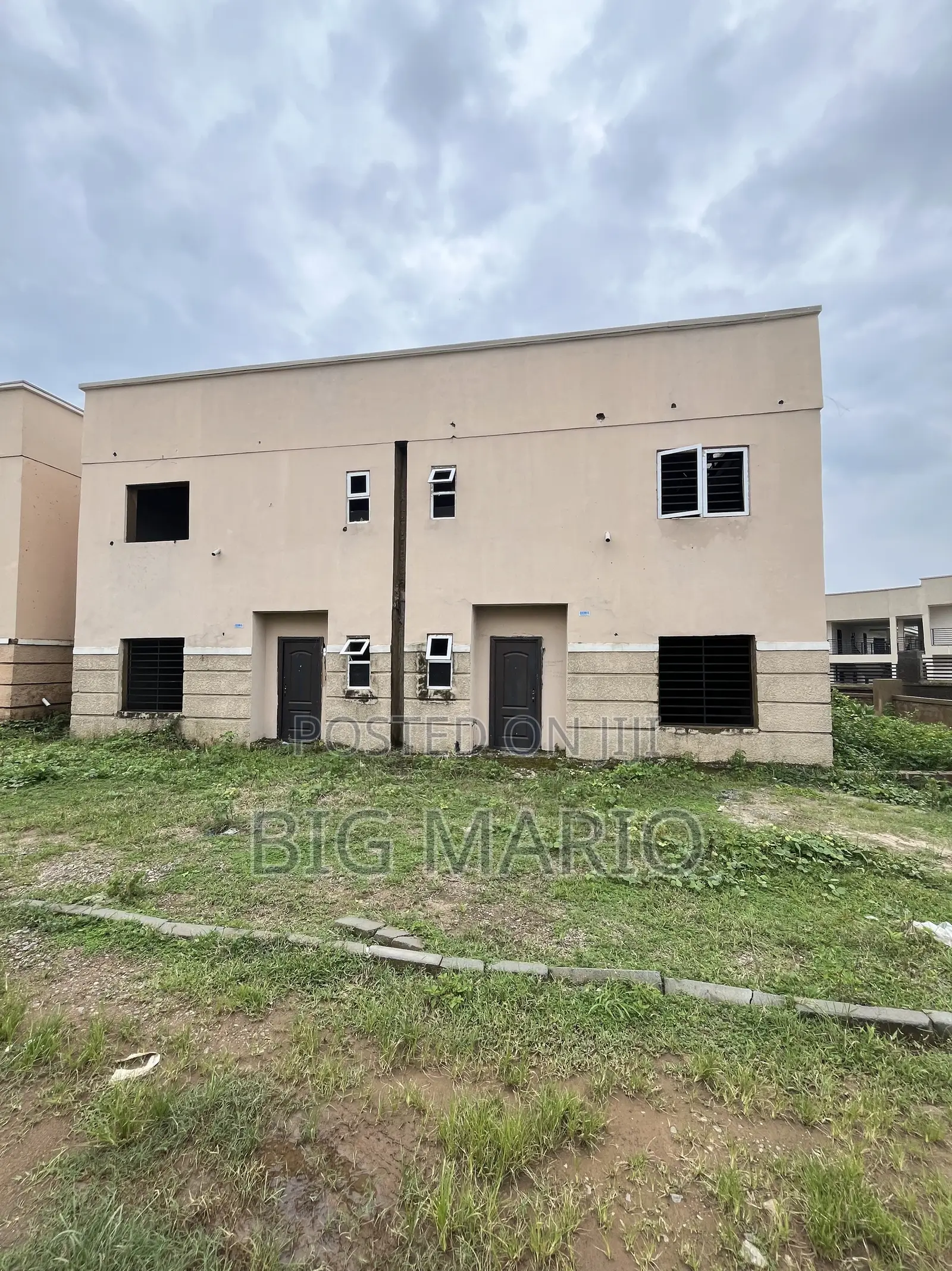 4bdrm Duplex in Brains And Hammers, Life Camp for sale