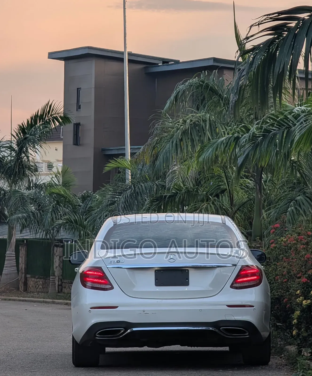 Mercedes-Benz E300 4Matic AWD Sedan (2.0L 4cyl 9A) 2017 White