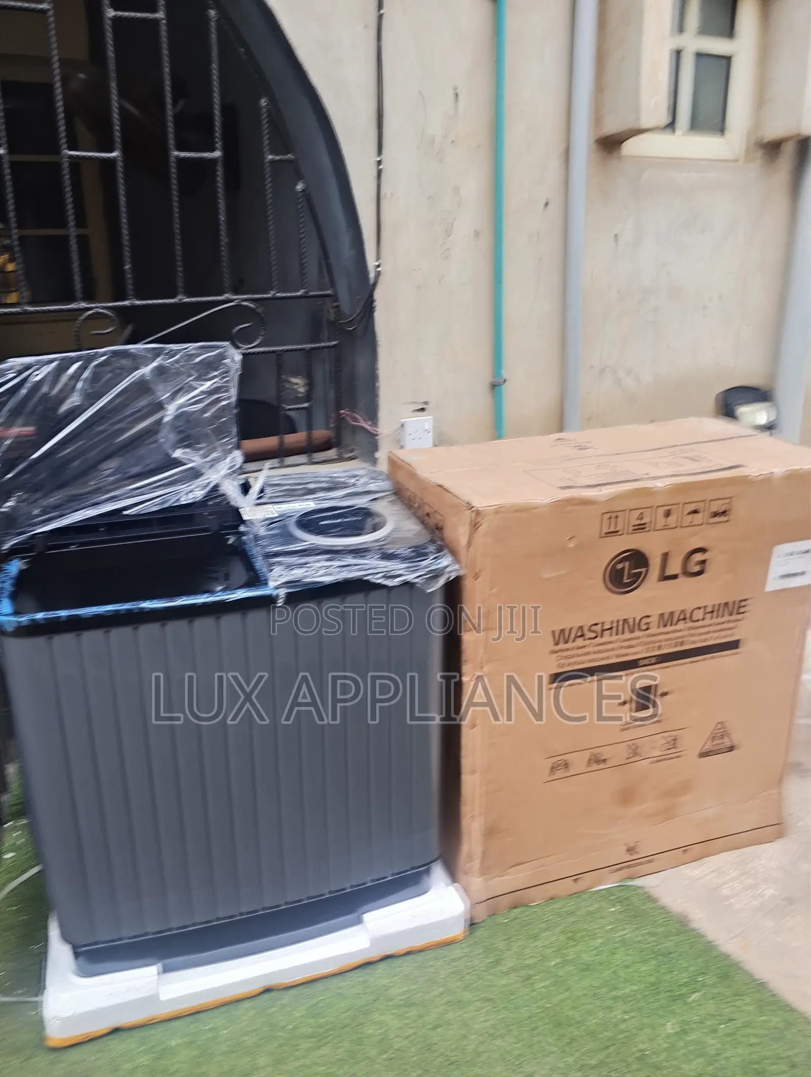 LG 8kg Semi Automatic Twin Tub Washing Machine With Spinner