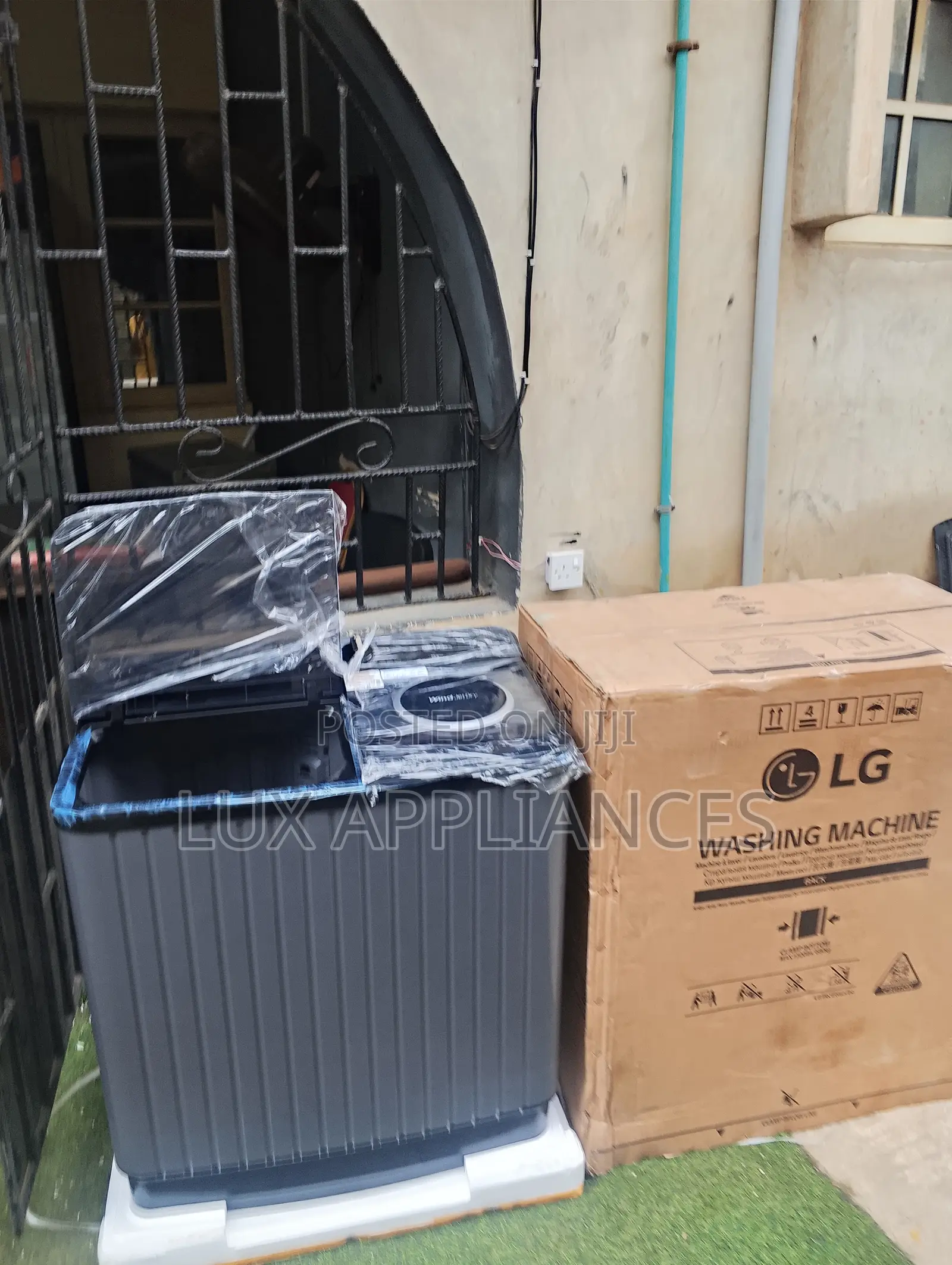 LG 8kg Semi Automatic Twin Tub Washing Machine With Spinner