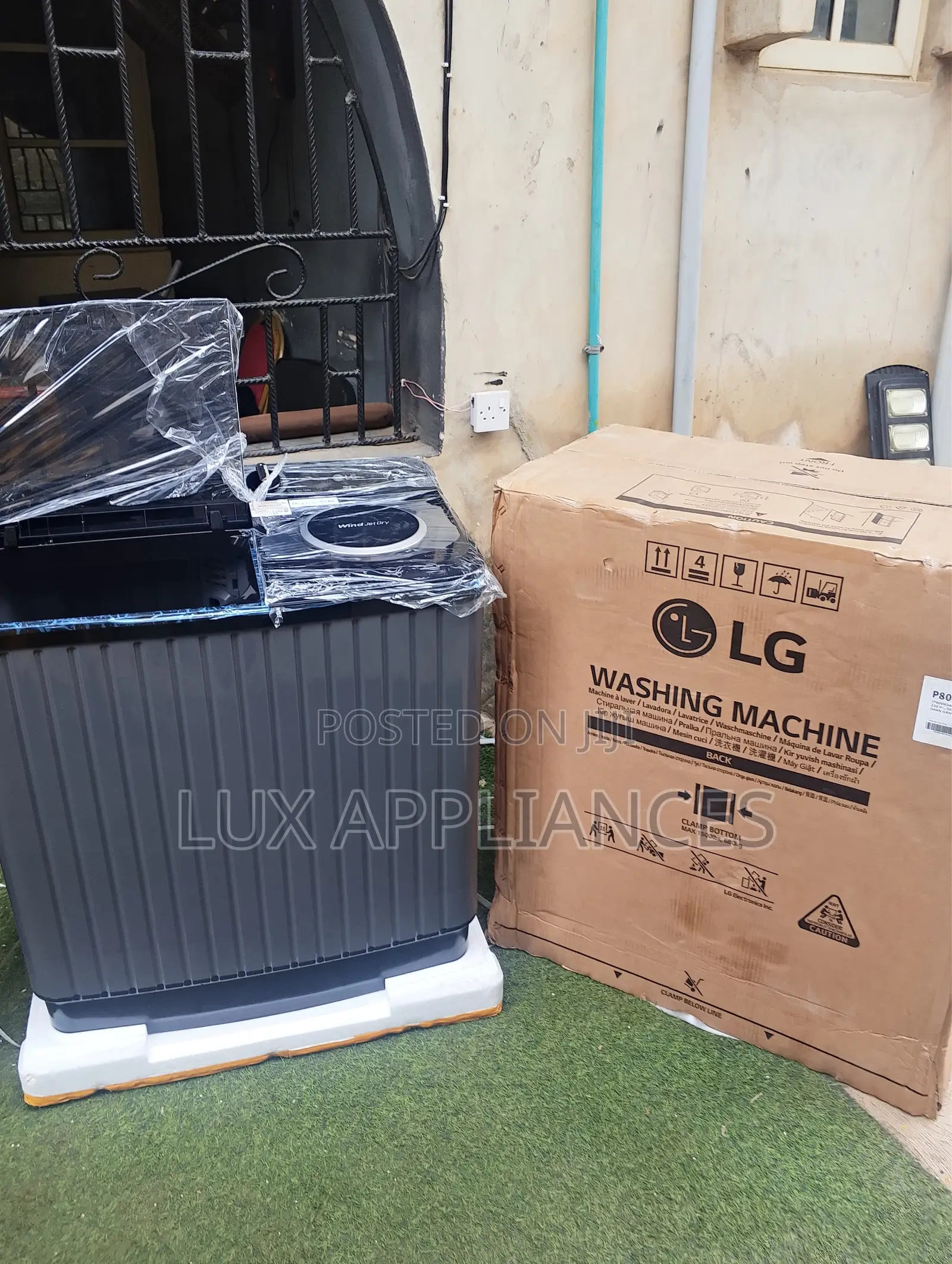 LG P800R3AGNC 8kg Twin Tub Washer for Everyday Laundry