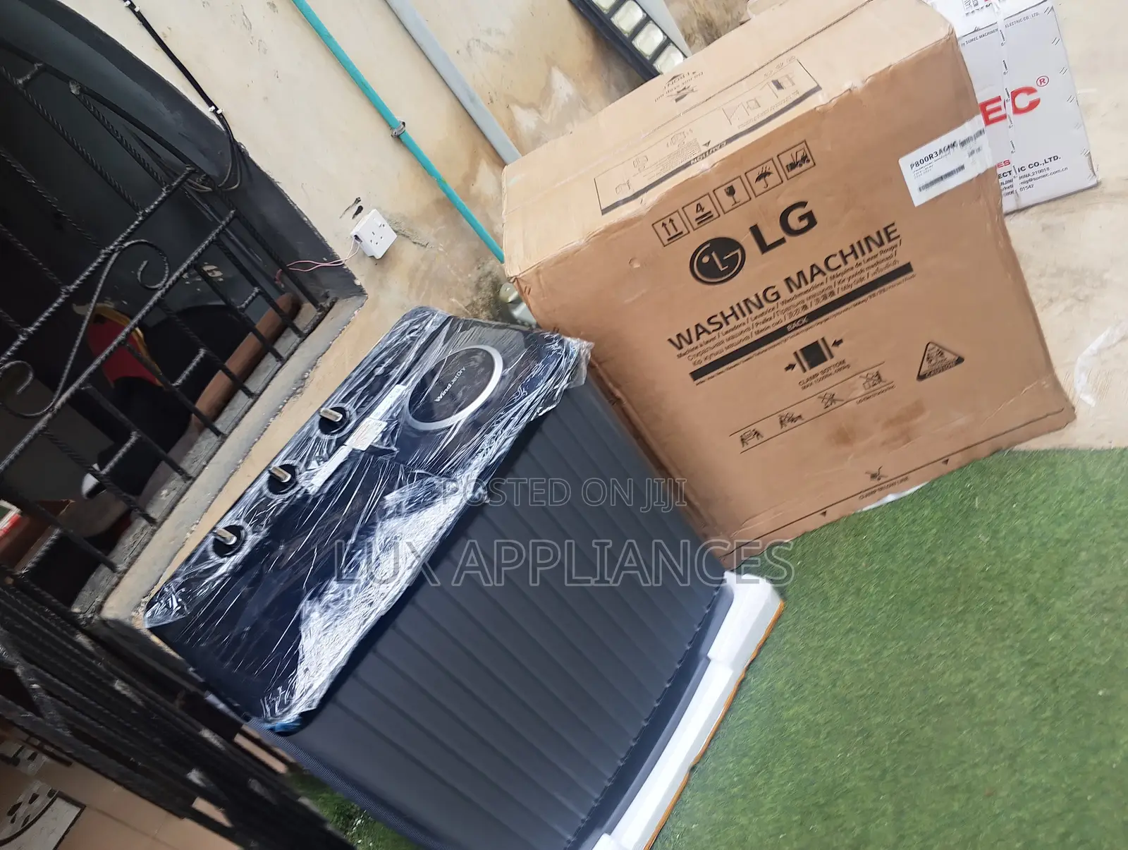 LG 8kg Twin Tub Semi Automatic Washing Machine for Families