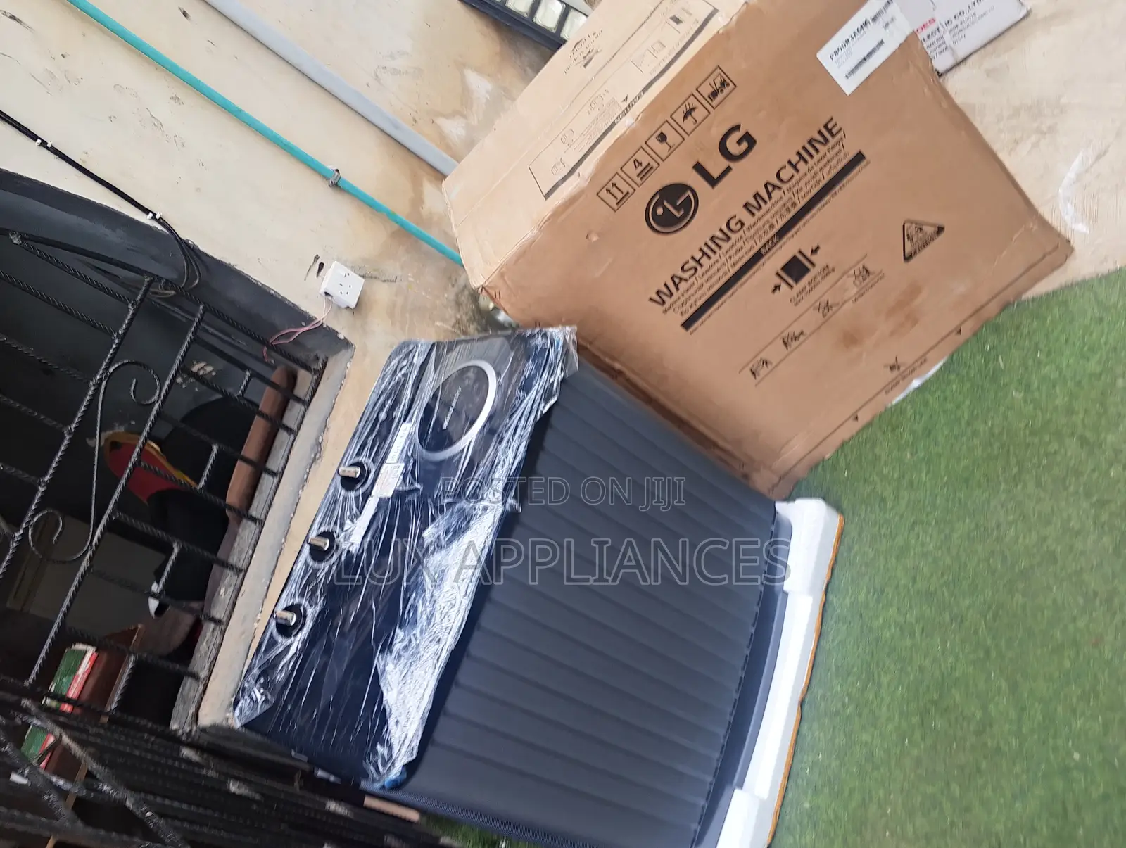 LG P800R3AGNC 8kg Twin Tub Washing and Spinning Machine