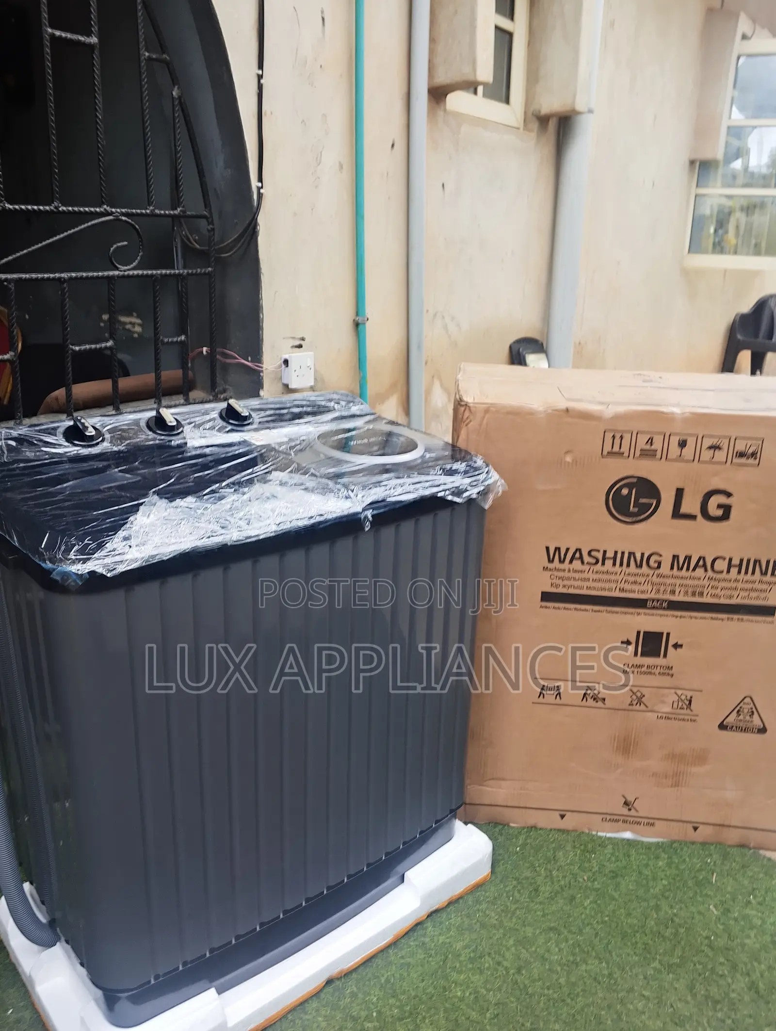 LG P800R3AGNC 8kg Twin Tub Washing and Spinning Machine