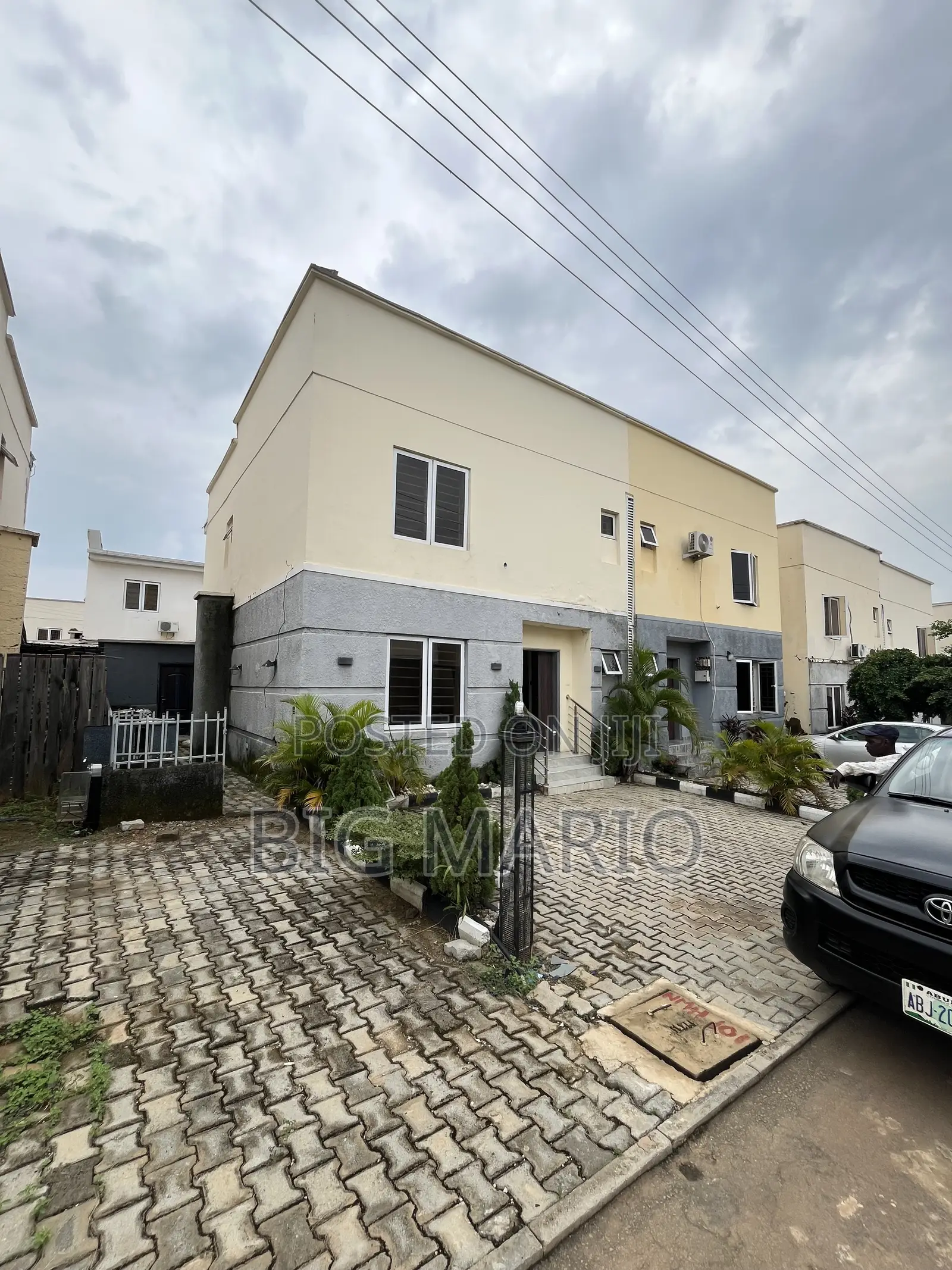 4bdrm Duplex in Brains And Hammers, Life Camp for sale