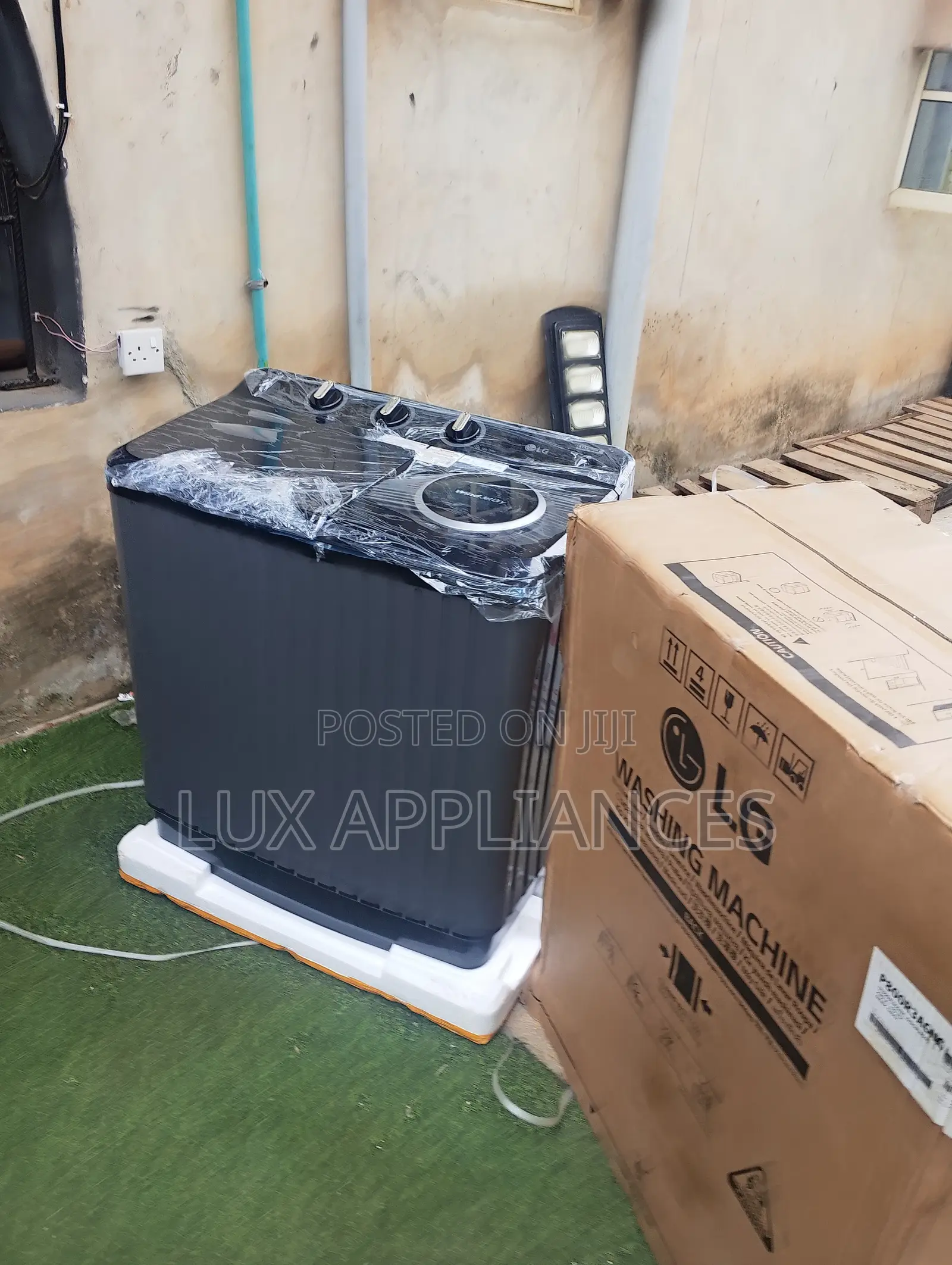 LG 8kg Twin Tub Semi Automatic Family Washing Machine
