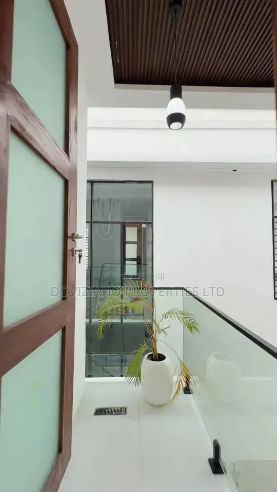 5bdrm Duplex in VGC / Ajah for sale