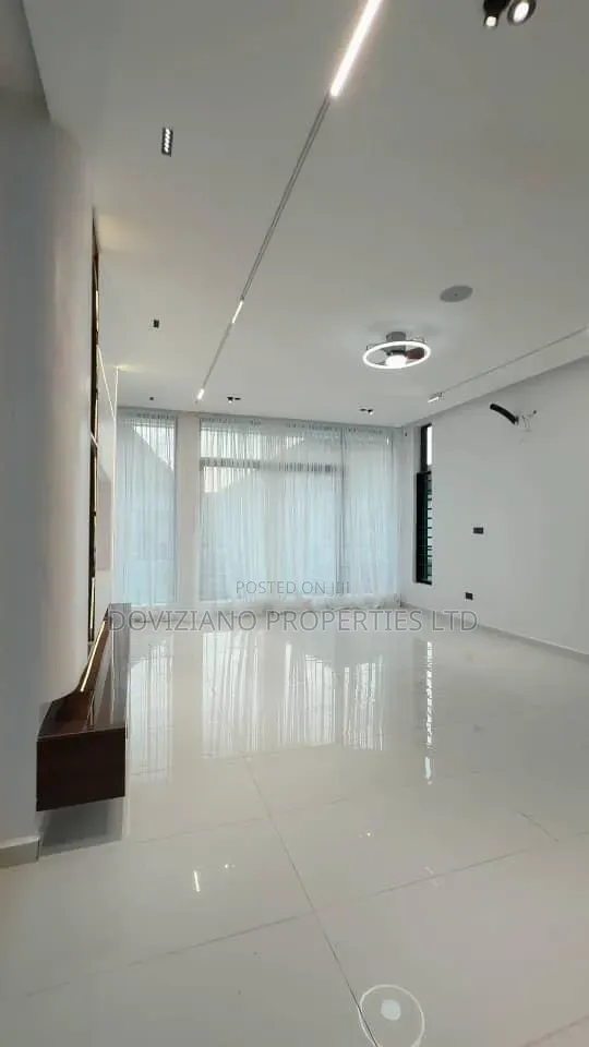 5bdrm Duplex in VGC / Ajah for sale