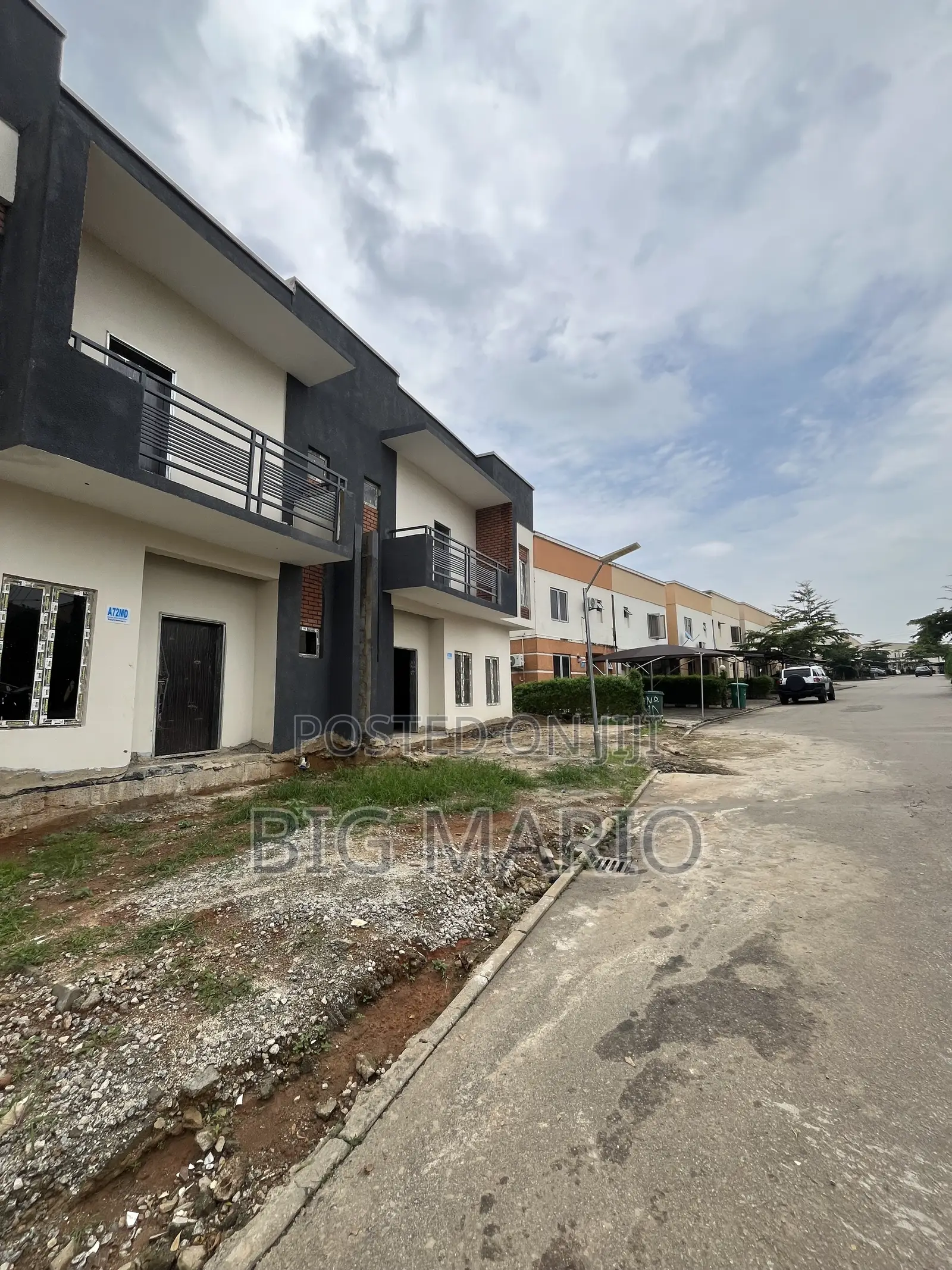 4bdrm Duplex in Brains And Hammers, Life Camp for sale