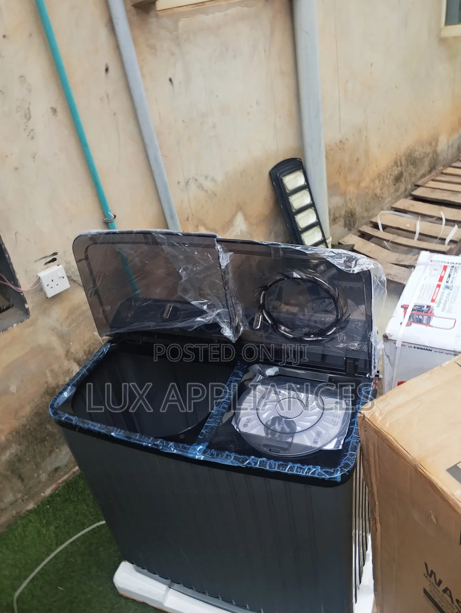 LG 8kg Twin Tub Top Load Washer With RollerJet 3D Wash