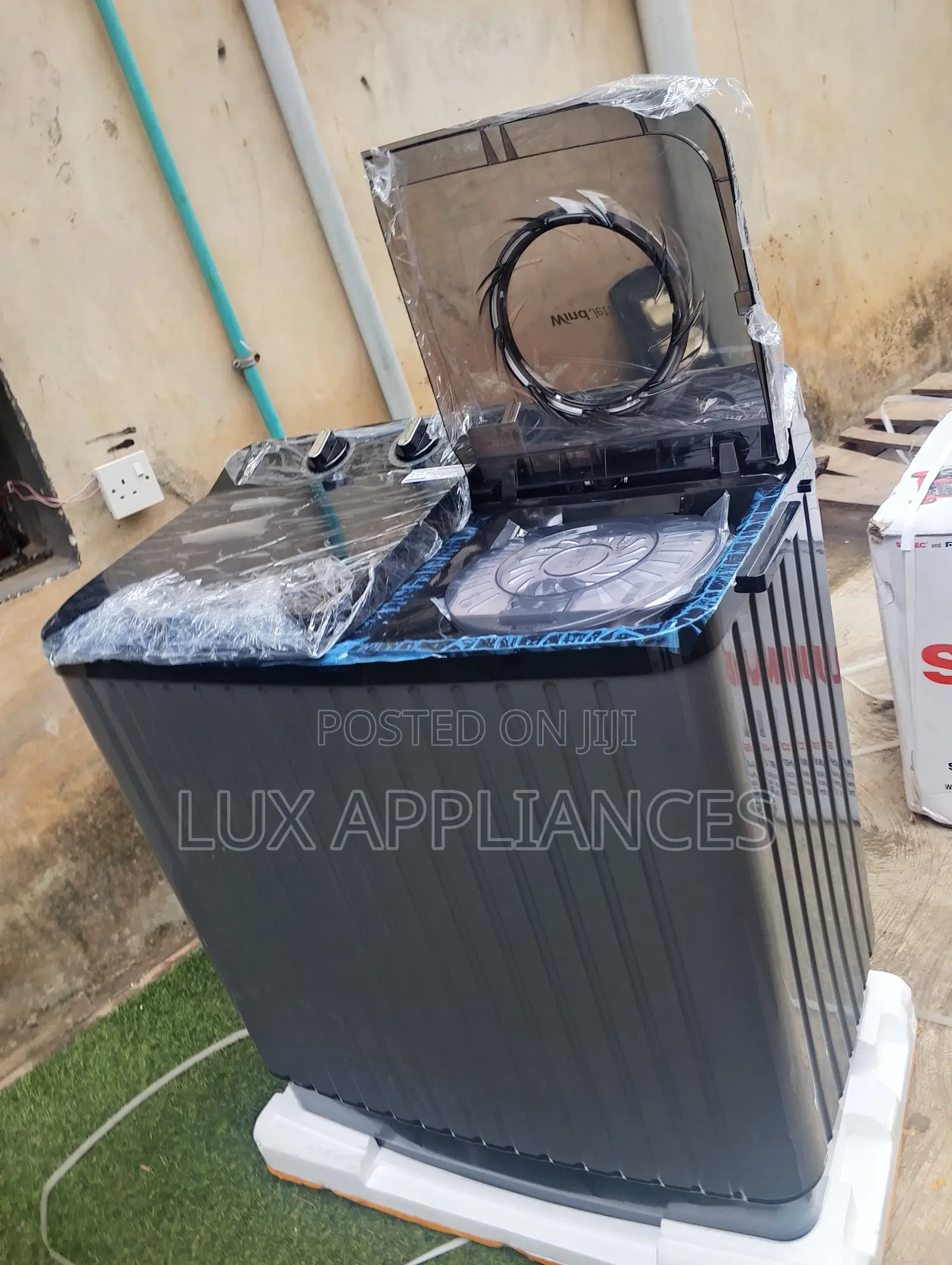 LG P800R3AGNC Twin Tub 8kg Washer With Wind Jet Dry