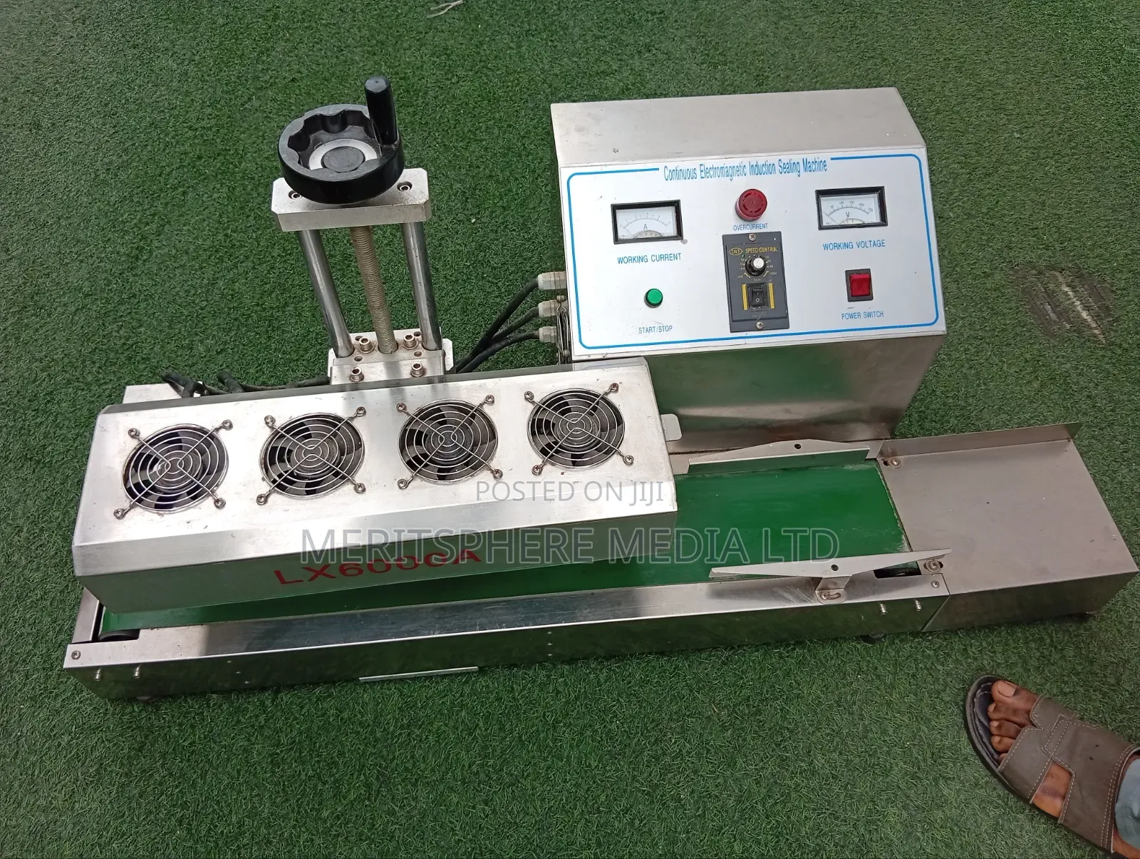 Continuous Electromagnetic Induction Sealing Machine (LX6000A)