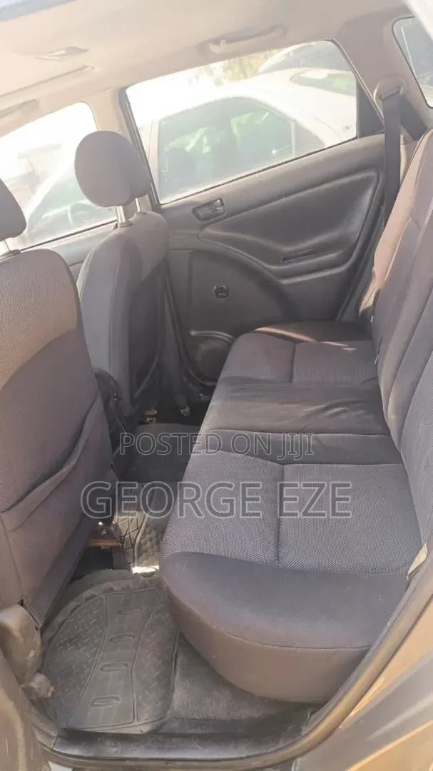 Pontiac Vibe Automatic 2004 Gray