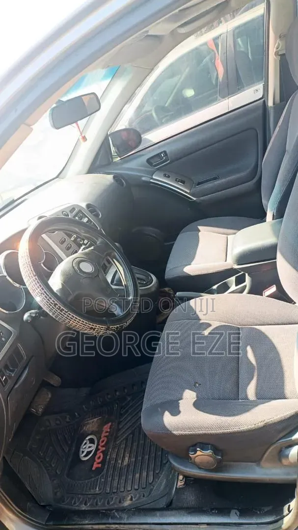 Pontiac Vibe Automatic 2004 Gray