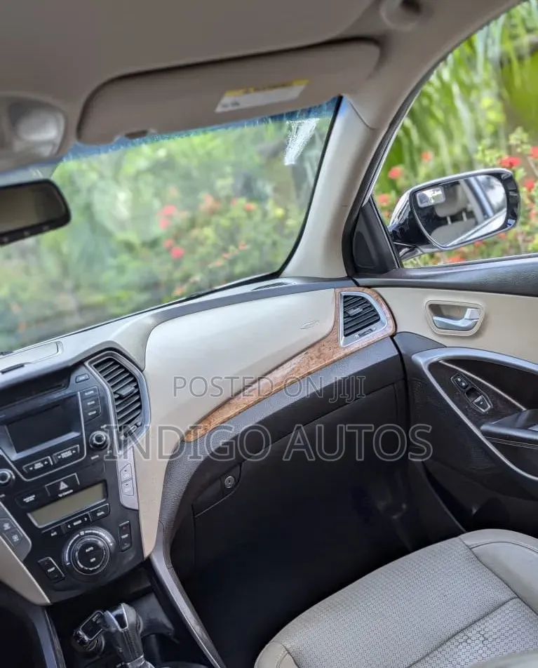 Hyundai Santa Fe 2014 White