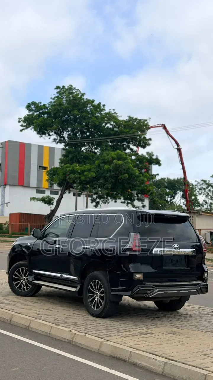 Toyota Land Cruiser Prado 2012 Black