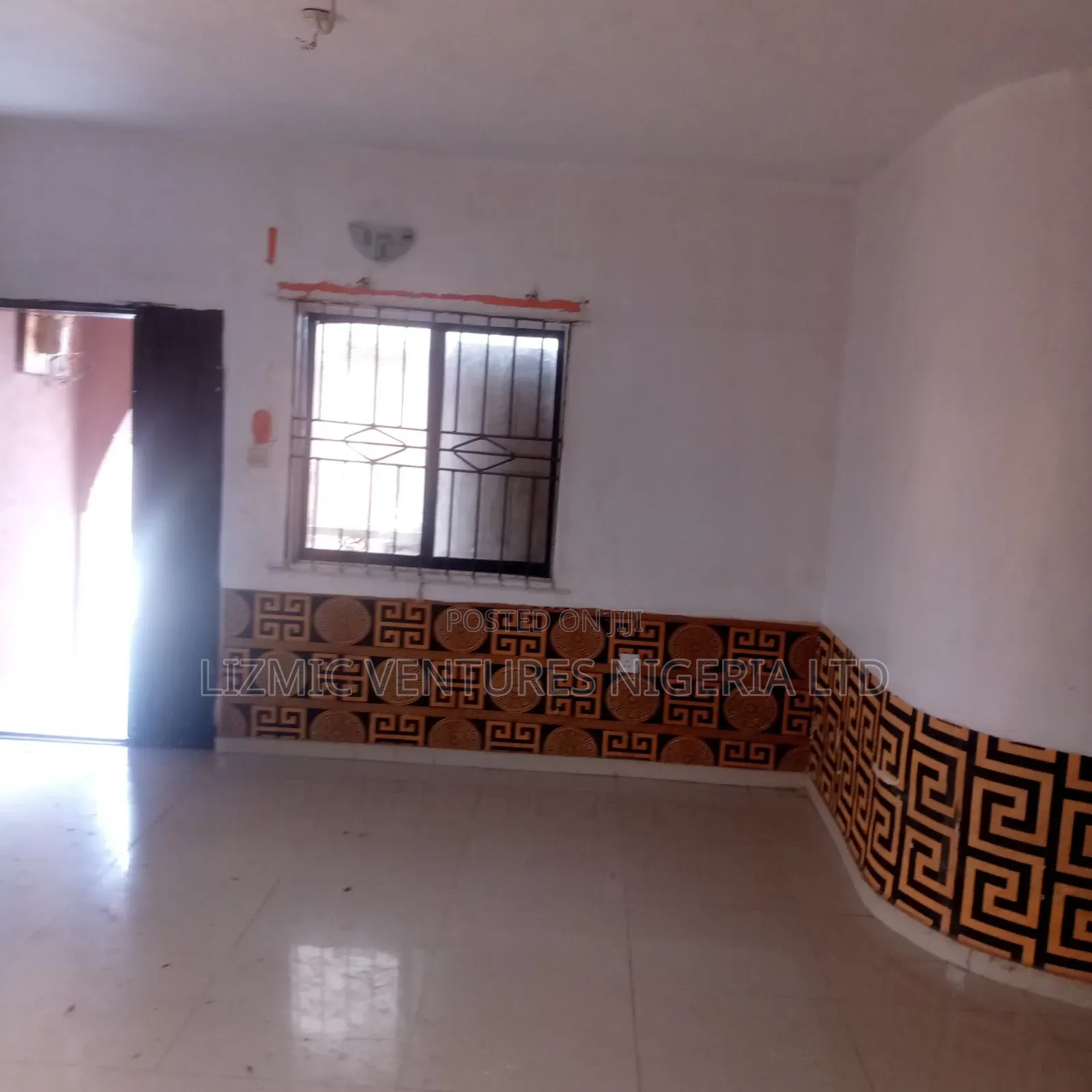 Furnished 3bdrm Apartment in Onimaba, Ikotun/Igando for rent