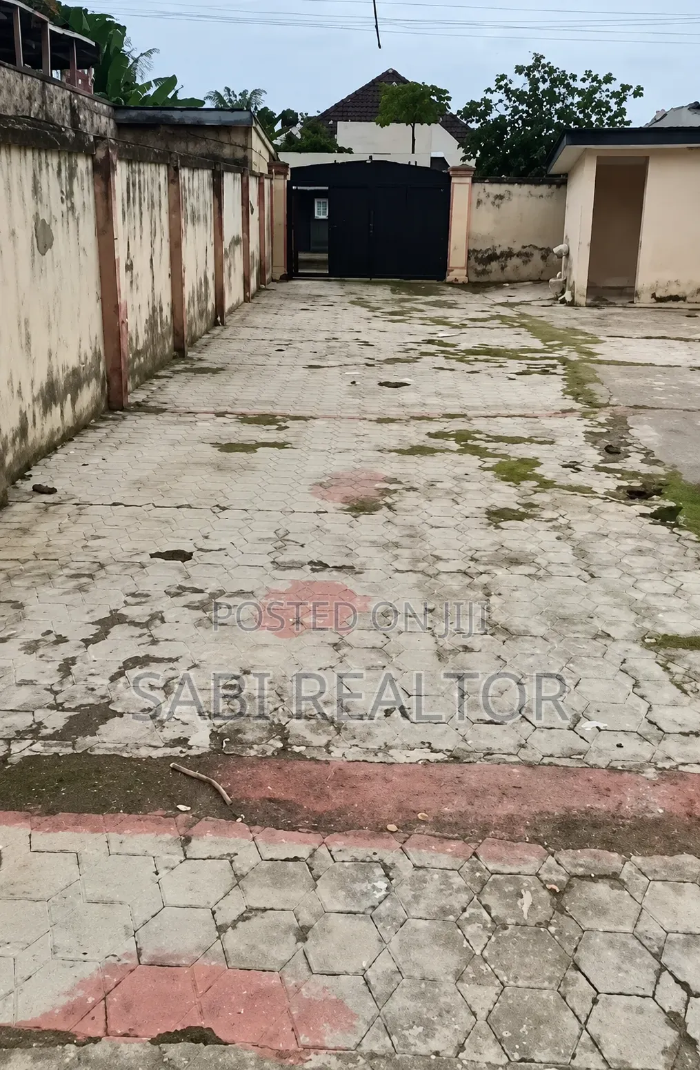 Furnished 4bdrm Bungalow in Alagbado for sale