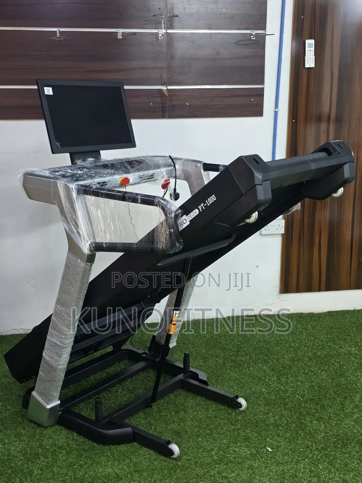 Brand New 5HP Treadmill 21.5" Cast Screen Bluetooth App 150kg