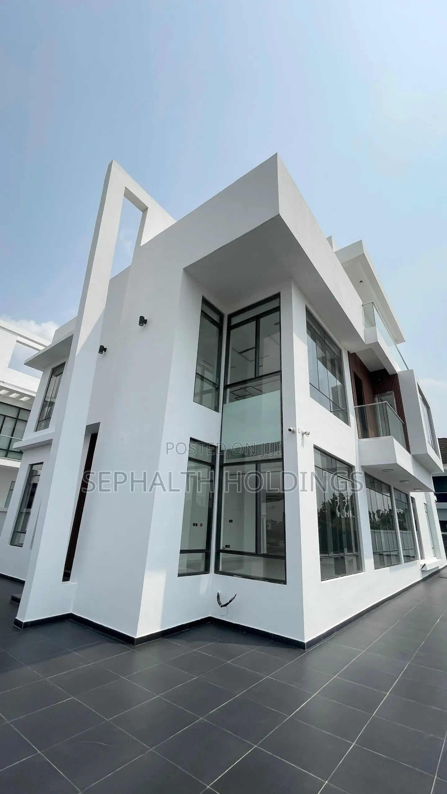 5bdrm Duplex in Osapa london for sale