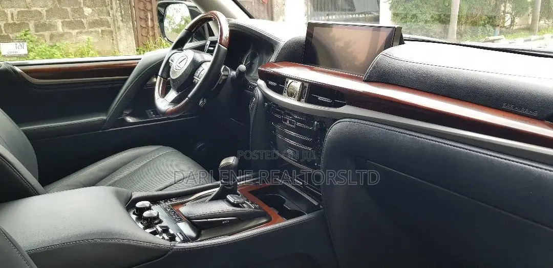 Lexus LX 570 (5 seats) AWD 2021 Gray